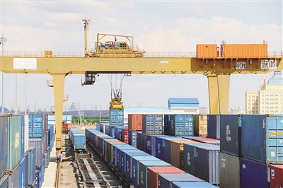 滿洲里站進(jìn)出口運(yùn)量突破1000萬(wàn)噸，貨物貿(mào)易持續(xù)增長(zhǎng)